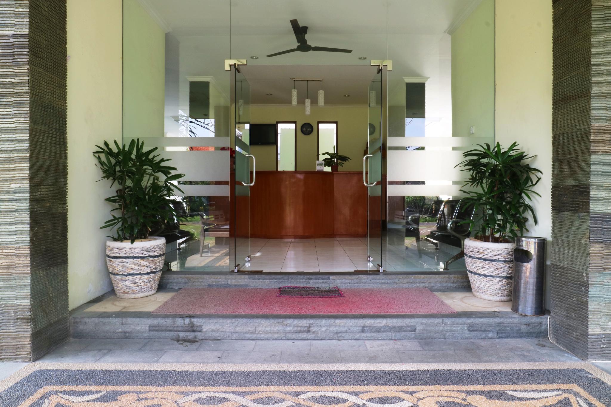 OYO 3910 Teges Inn Kuta Lombok Exterior foto