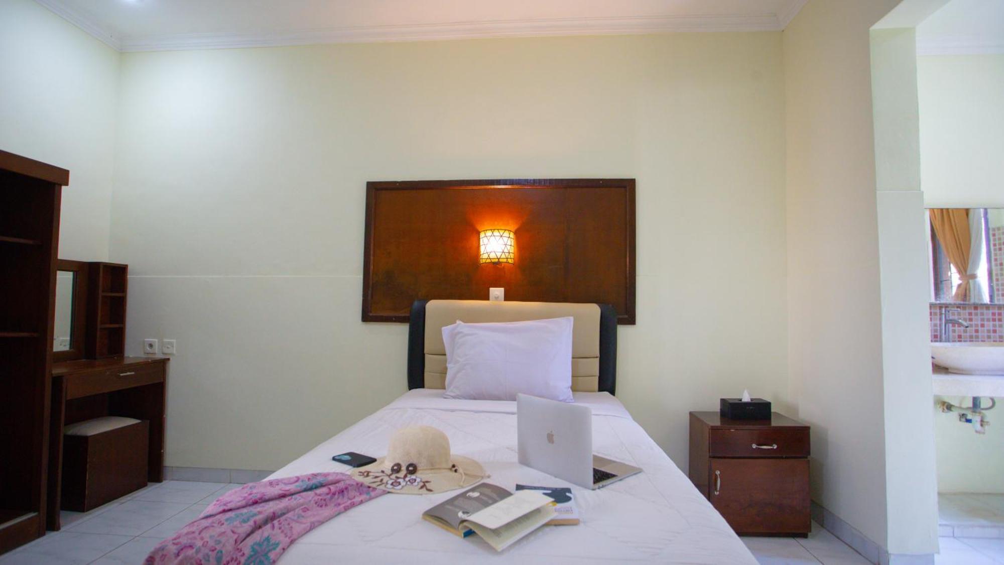 OYO 3910 Teges Inn Kuta Lombok Exterior foto