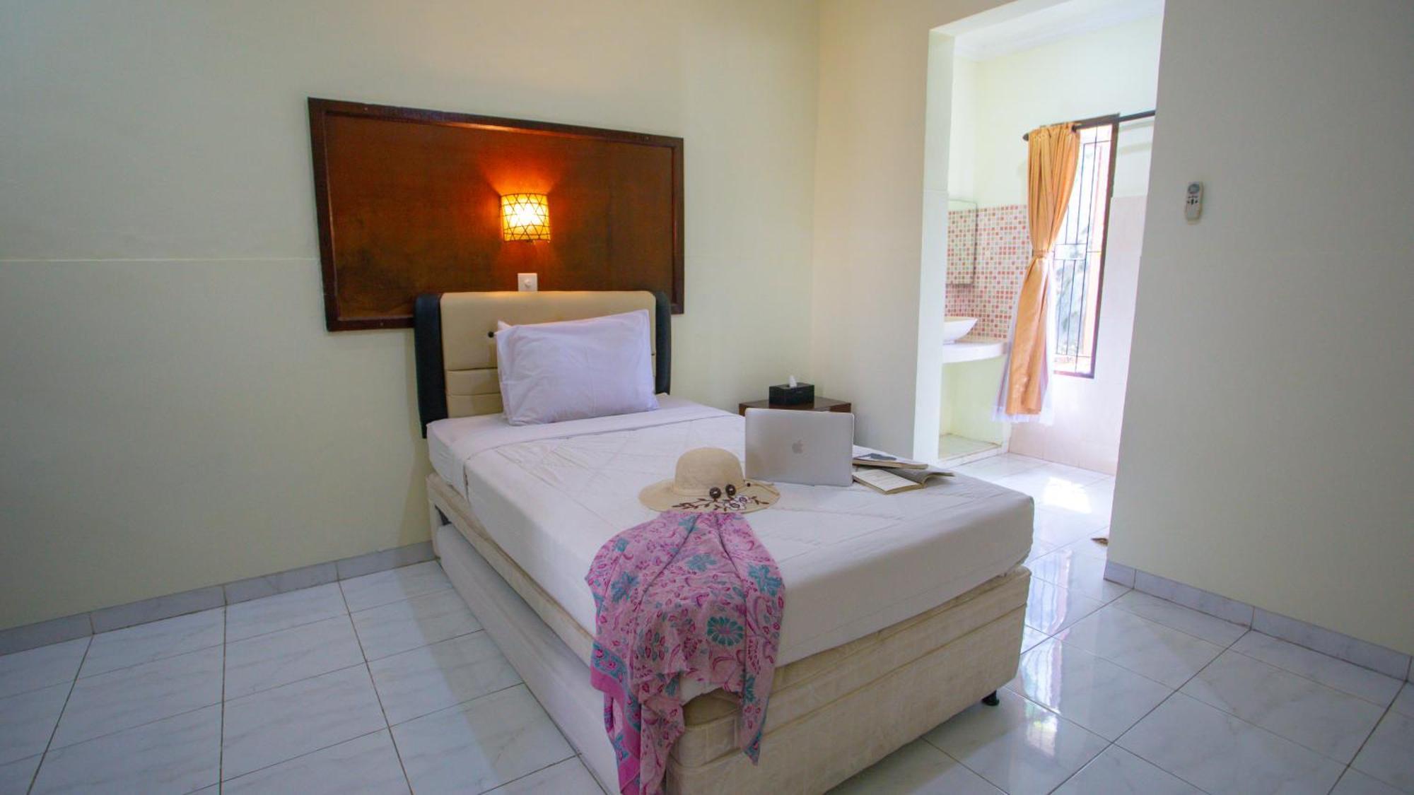 OYO 3910 Teges Inn Kuta Lombok Exterior foto