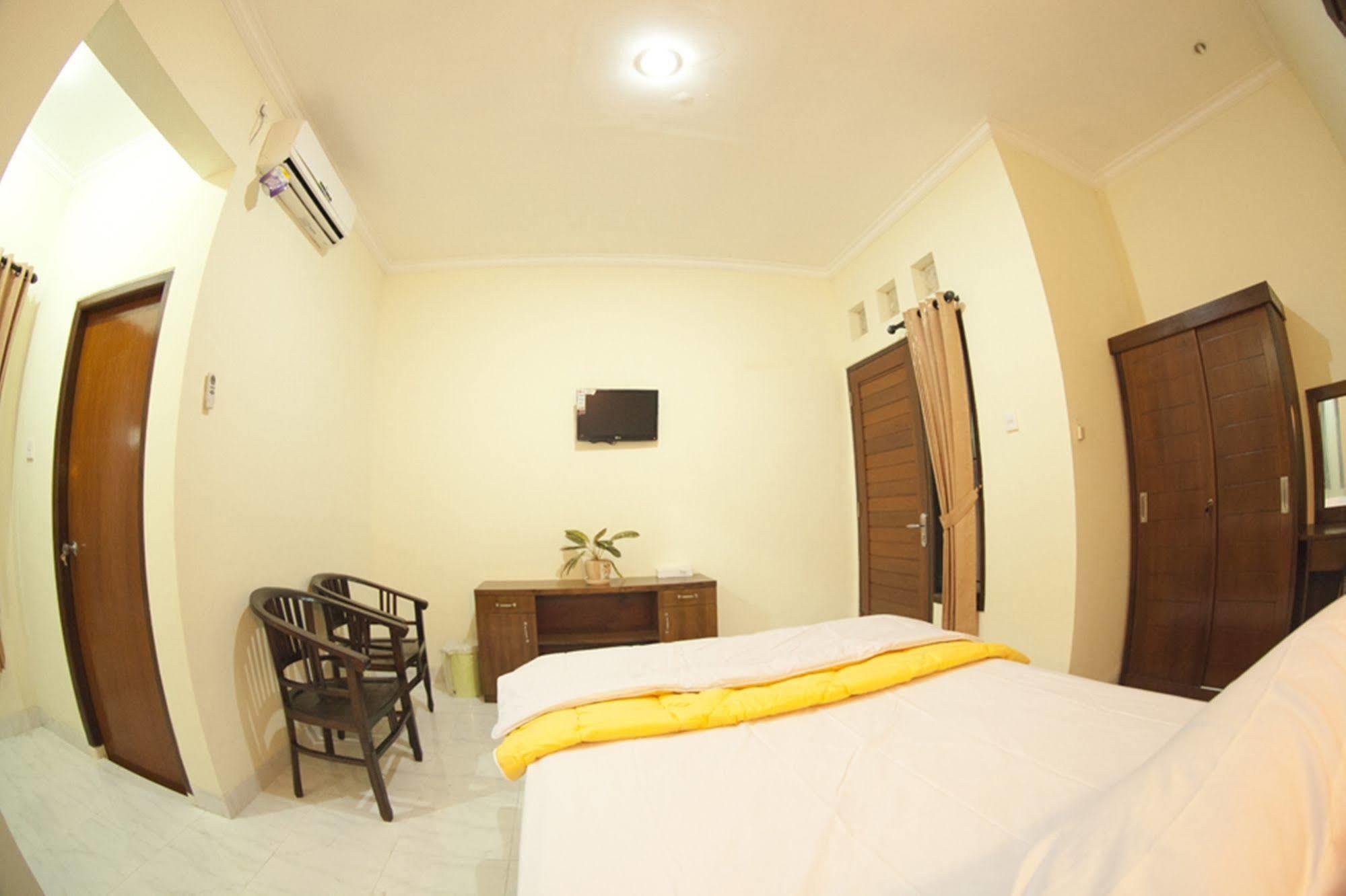 OYO 3910 Teges Inn Kuta Lombok Exterior foto