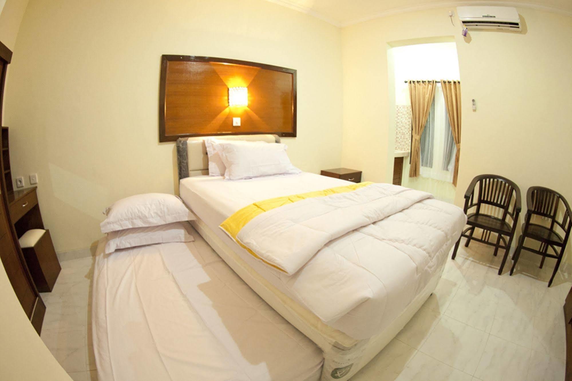 OYO 3910 Teges Inn Kuta Lombok Exterior foto