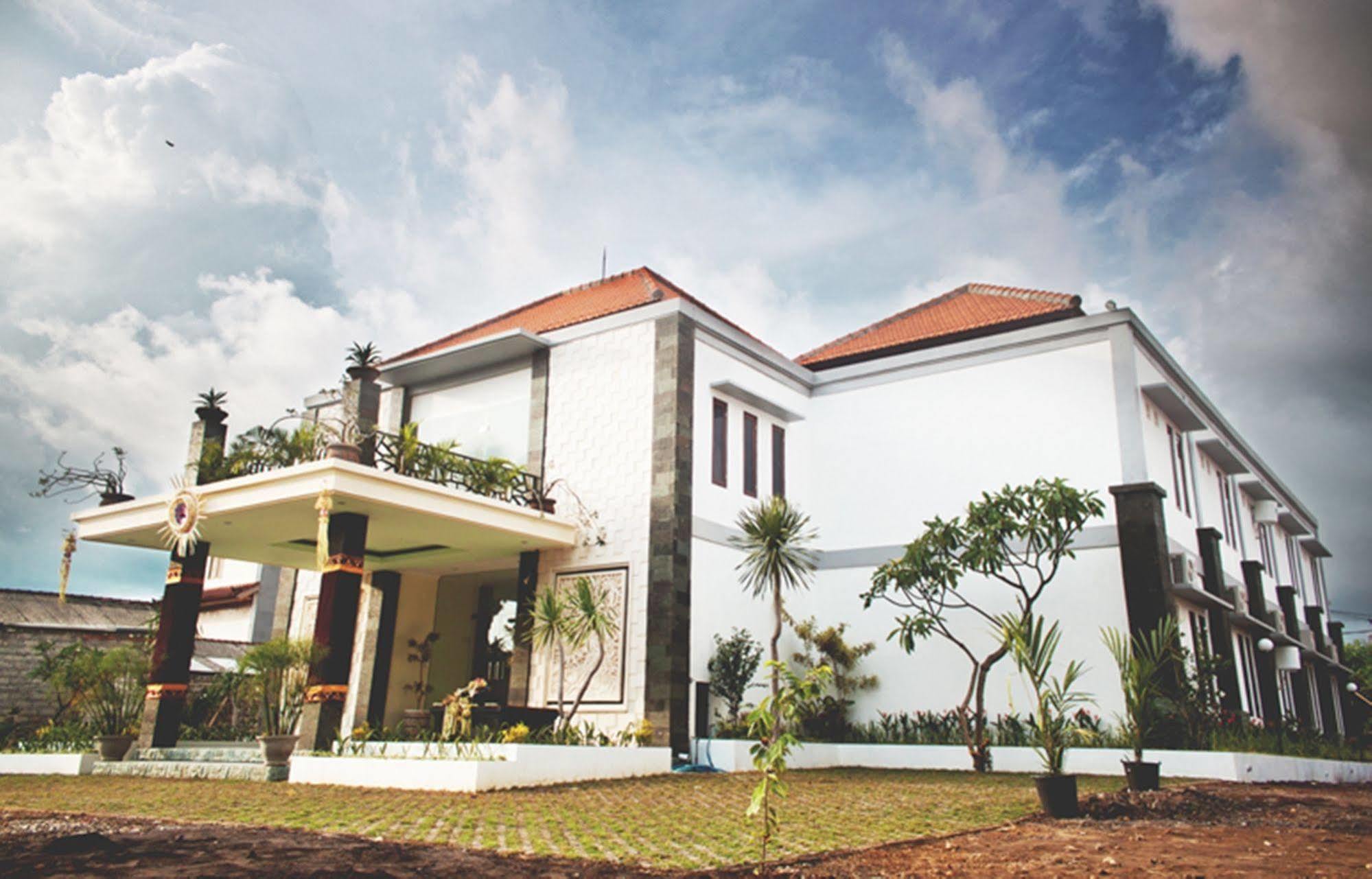 OYO 3910 Teges Inn Kuta Lombok Exterior foto